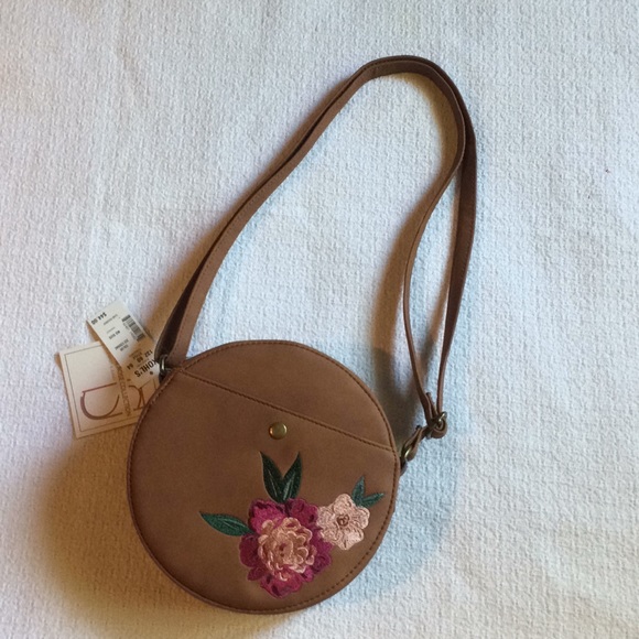 T-Shirt & Jeans Floral Embroidered Round Crossbody - Picture 4 of 10